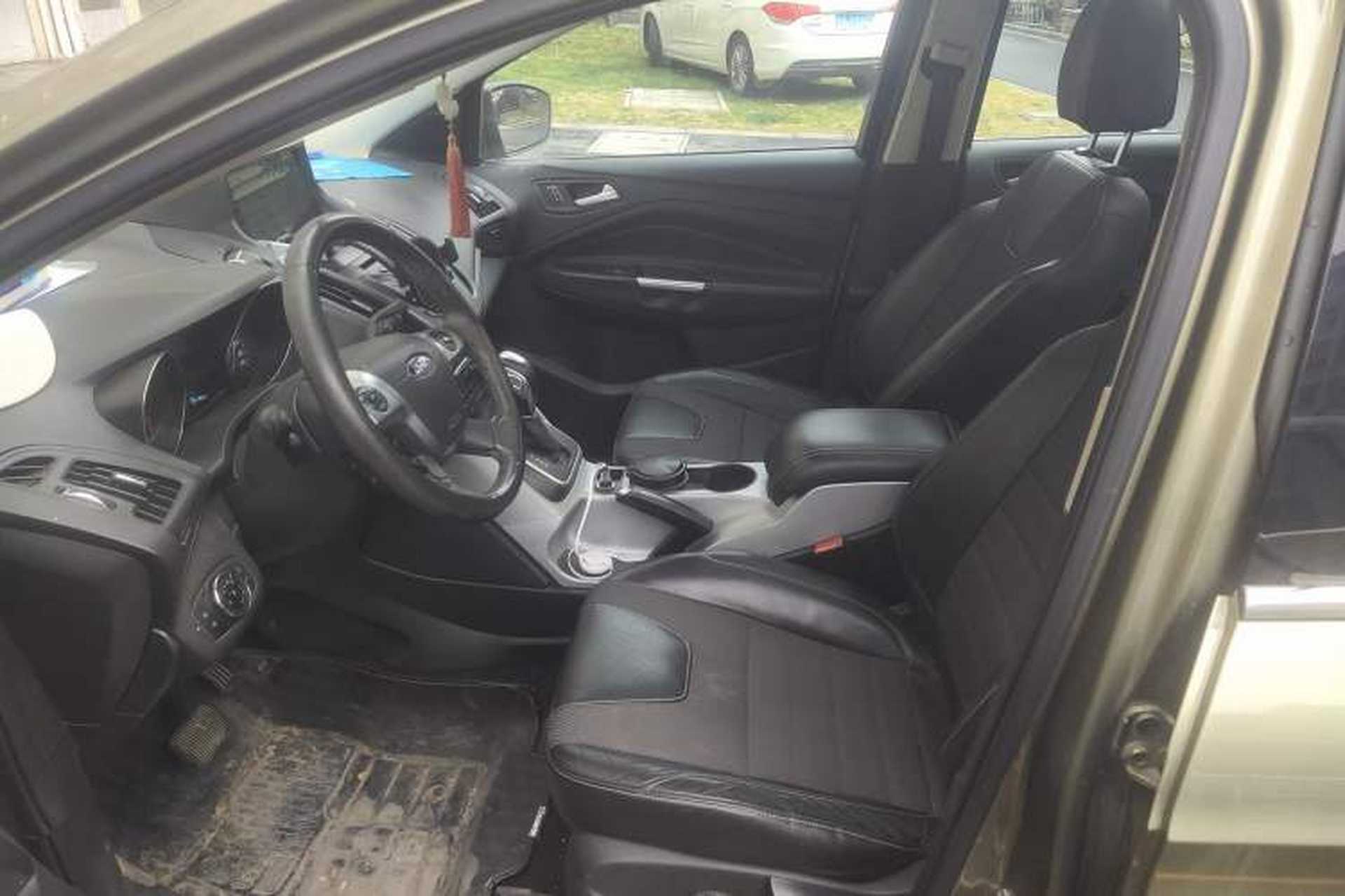 Used Ford Kuga 2013 1.6L GTDi Two-Wheel-Drive Trend Model Left Front Seat