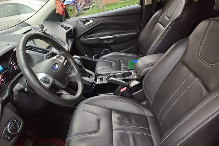 Used Ford Kuga 2013 2.0L GTDi Four-Wheel-Drive Sport Model Left Front Seat