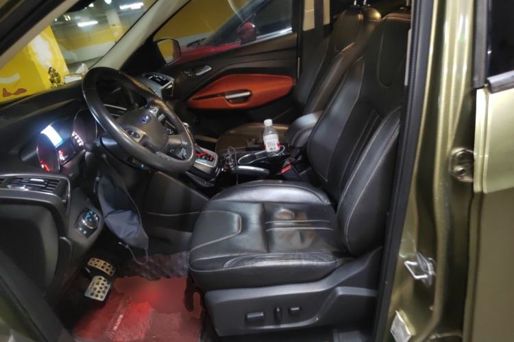Used Ford Kuga 2013 2.0L GTDi Four-Wheel-Drive Sport Model Left Front Seat