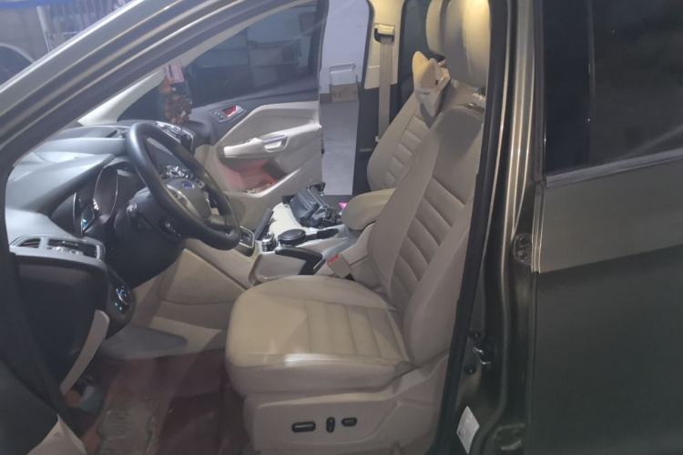 Used Ford Kuga 2013 2.0L GTDi Four-Wheel-Drive Sport Model Left Front Seat