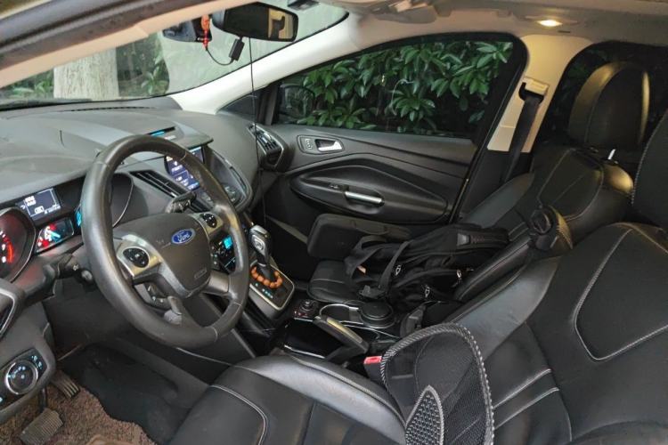 Used Ford Kuga 2013 2.0L GTDi Four-Wheel-Drive Sport Model Left Front Seat
