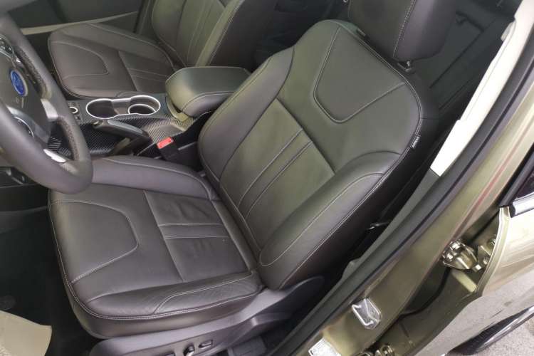 Used Ford Kuga 2013 2.0L GTDi Four-Wheel-Drive Sport Model Left Front Seat