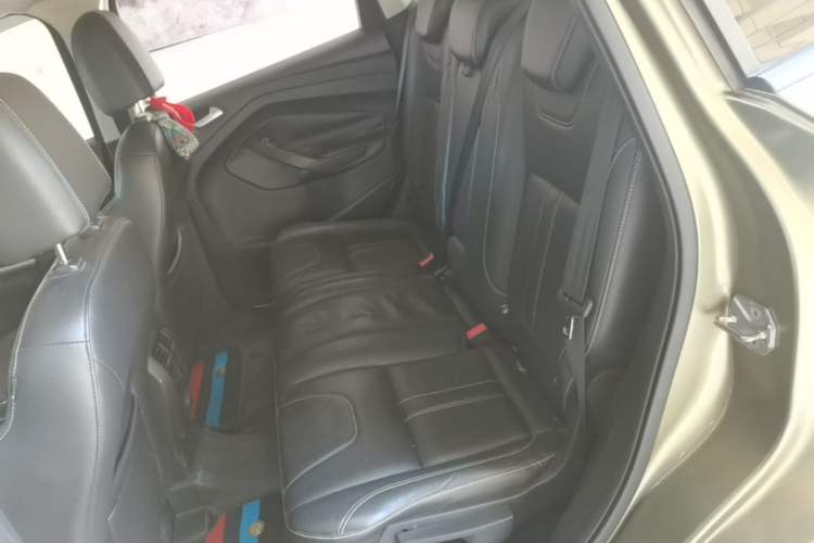 Used Ford Kuga 2013 2.0L GTDi Four-Wheel-Drive Sport Model Left Rear Seat