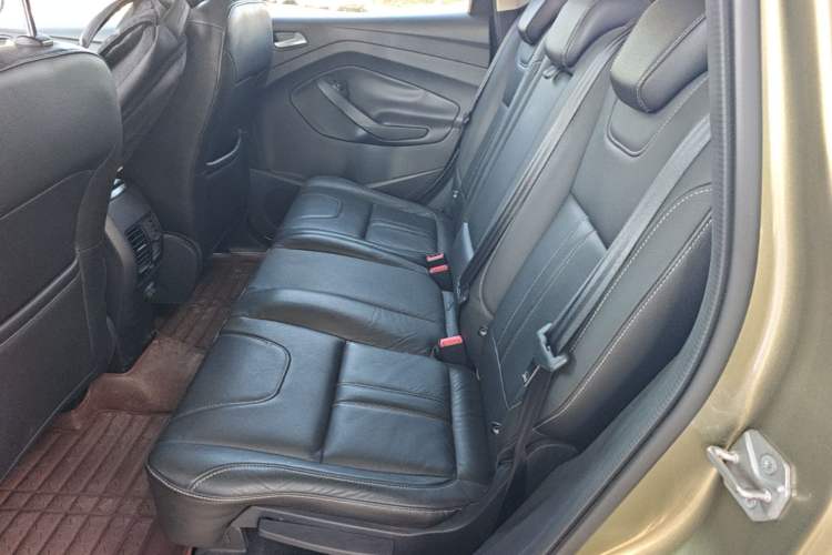 Used Ford Kuga 2013 2.0L GTDi Four-Wheel-Drive Sport Model Left Rear Seat