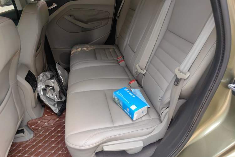 Used Ford Kuga 2013 2.0L GTDi Four-Wheel-Drive Elite Model Left Rear Seat