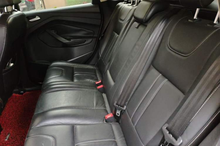 Used Ford Kuga 2013 2.0L GTDi Four-Wheel-Drive Sport Model Left Rear Seat