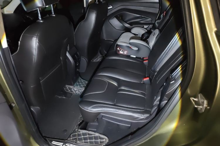 Used Ford Kuga 2013 2.0L GTDi Four-Wheel-Drive Sport Model Left Rear Seat