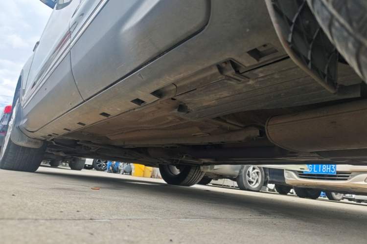 Used Ford Kuga 2013 2.0L GTDi Four-Wheel Drive Premium Model Left Side Sill