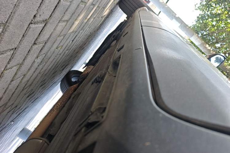 Used Ford Kuga 2013 2.0L GTDi Four-Wheel-Drive Sport Model Left Side Sill