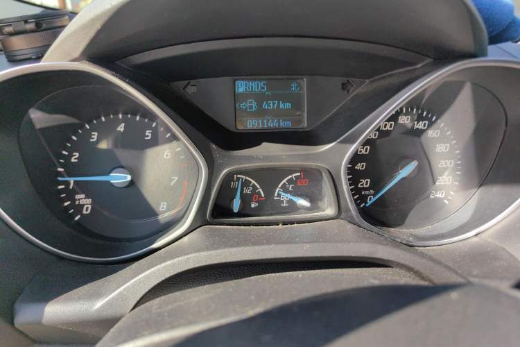 Used Ford Kuga 2013 1.6L GTDi Two-Wheel-Drive Trend Model Odometer Close Up