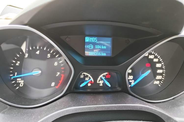 Used Ford Kuga 2013 1.6L GTDi Two-Wheel-Drive Comfort Model Odometer Close Up