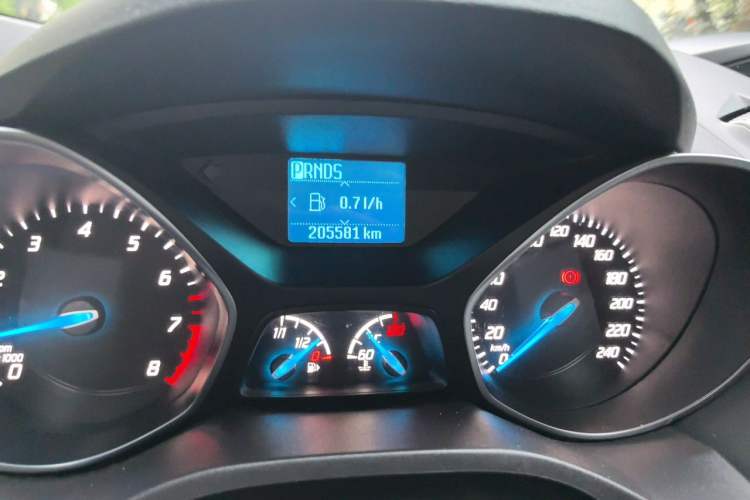 Used Ford Kuga 2013 1.6L GTDi Two-Wheel-Drive Comfort Model Odometer Close Up