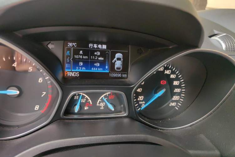 Used Ford Kuga 2013 2.0L GTDi Four-Wheel-Drive Elite Model Odometer Close Up