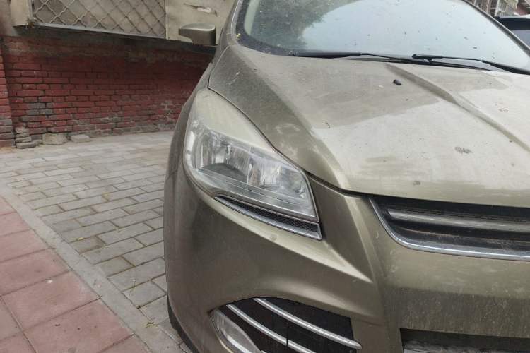 Used Ford Kuga 2013 2.0L GTDi Four-Wheel-Drive Elite Model Right Front Headlight