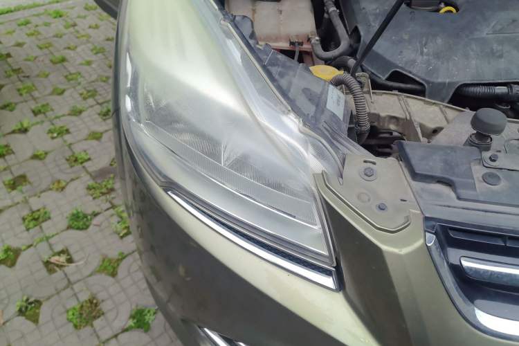 Used Ford Kuga 2013 1.6L GTDi 4x4 Elite Model Right Front Headlight