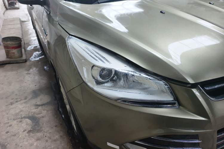 Used Ford Kuga 2013 1.6L GTDi 4x4 Elite Model Right Front Headlight