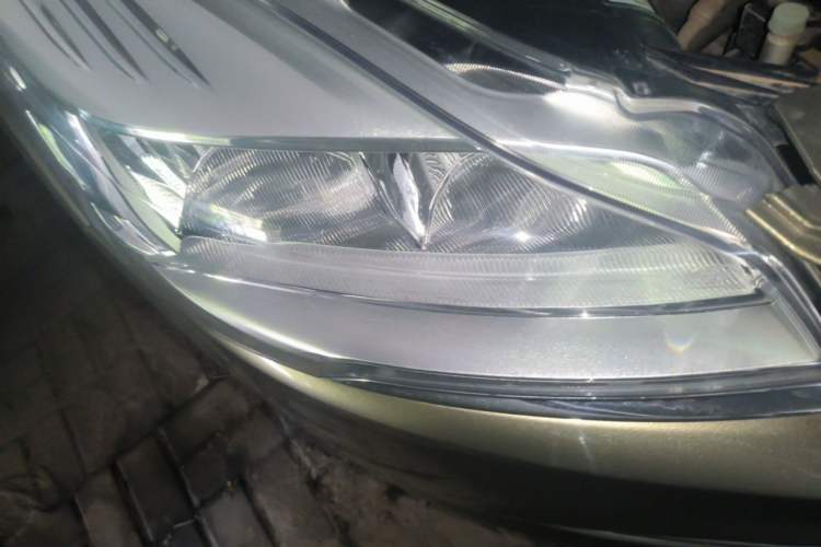 Used Ford Kuga 2013 1.6L GTDi Two-Wheel-Drive Trend Model Right Front Headlight
