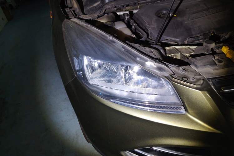 Used Ford Kuga 2013 1.6L GTDi 4x4 Elite Model Right Front Headlight