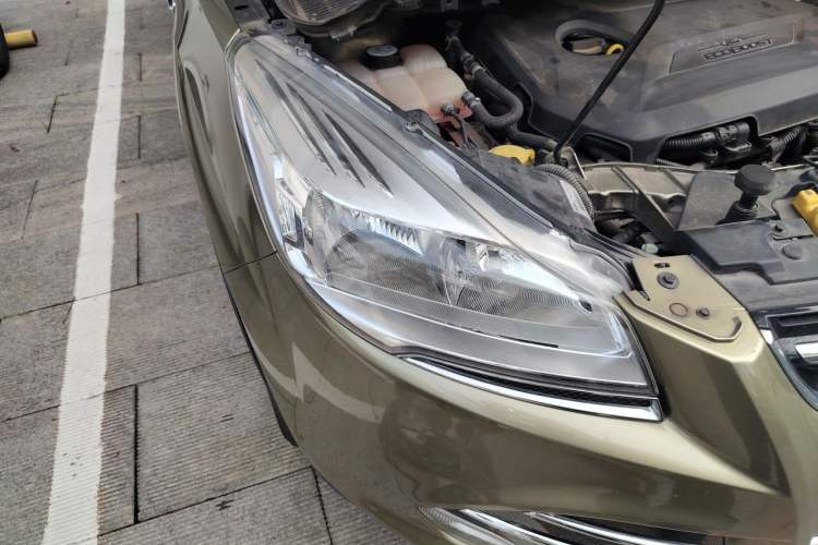 Used Ford Kuga 2013 1.6L GTDi 4x4 Elite Model Right Front Headlight