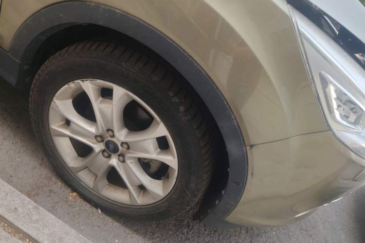 Used Ford Kuga 2013 2.0L GTDi Four-Wheel-Drive Sport Model Right Front Wheel Hub