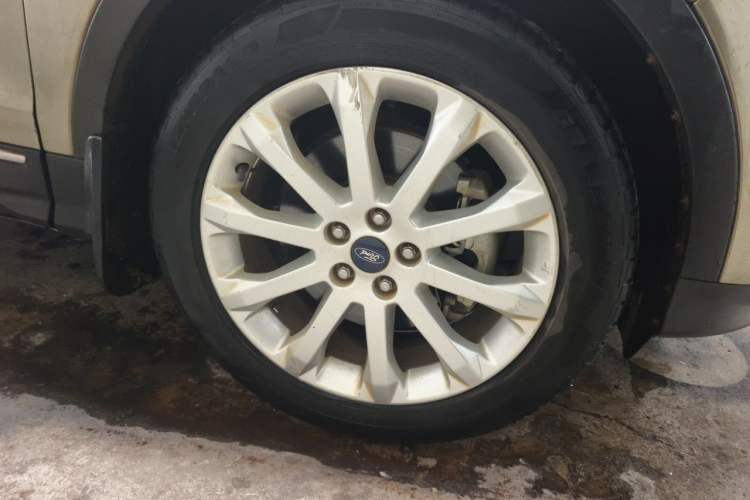 Used Ford Kuga 2013 1.6L GTDi 4x4 Elite Model Right Front Wheel Hub