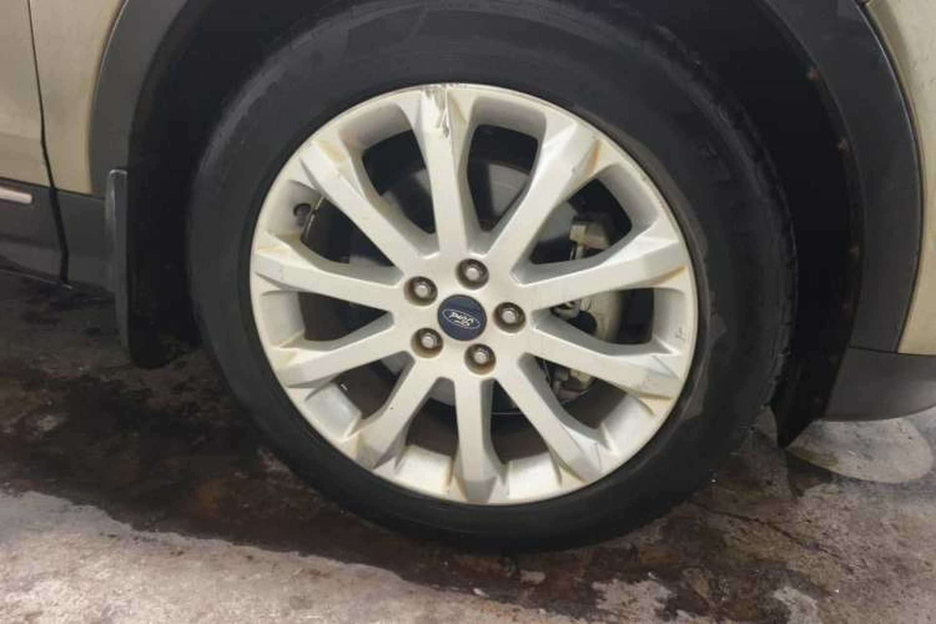 Used Ford Kuga 2013 1.6L GTDi 4x4 Elite Model Right Front Wheel Hub
