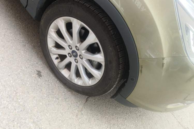 Used Ford Kuga 2013 2.0L GTDi Four-Wheel Drive Premium Model Right Front Wheel Hub