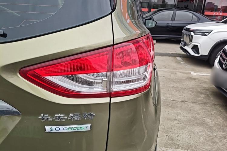 Used Ford Kuga 2013 1.6L GTDi Two-Wheel-Drive Trend Model Right Rear Taillight