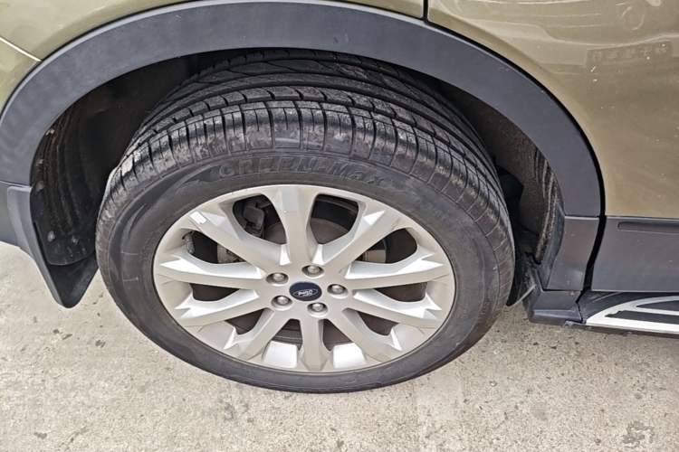 Used Ford Kuga 2013 1.6L GTDi Two-Wheel-Drive Trend Model Right Rear Wheel Hub