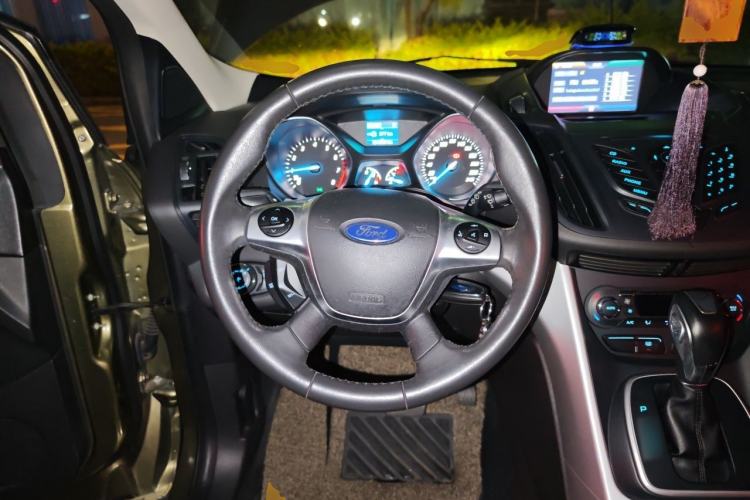 Used Ford Kuga 2013 1.6L GTDi Two-Wheel-Drive Trend Model Steering Wheel