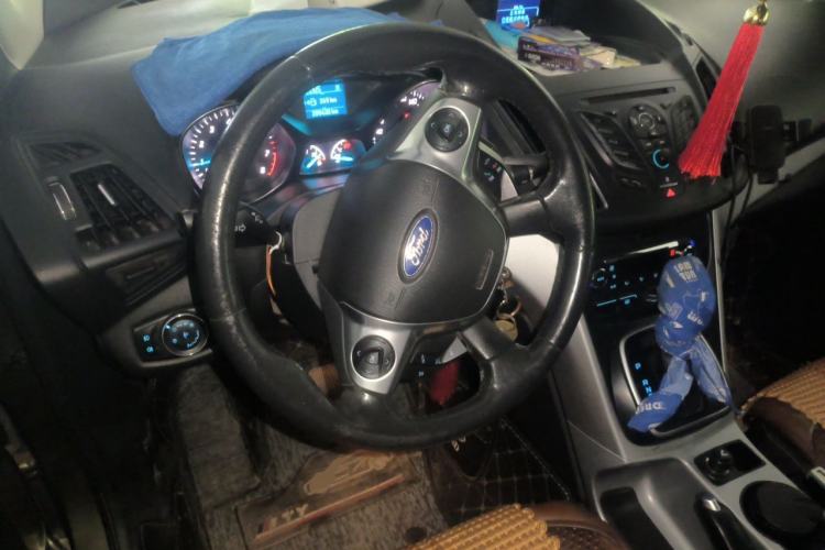 Used Ford Kuga 2013 1.6L GTDi Two-Wheel-Drive Trend Model Steering Wheel