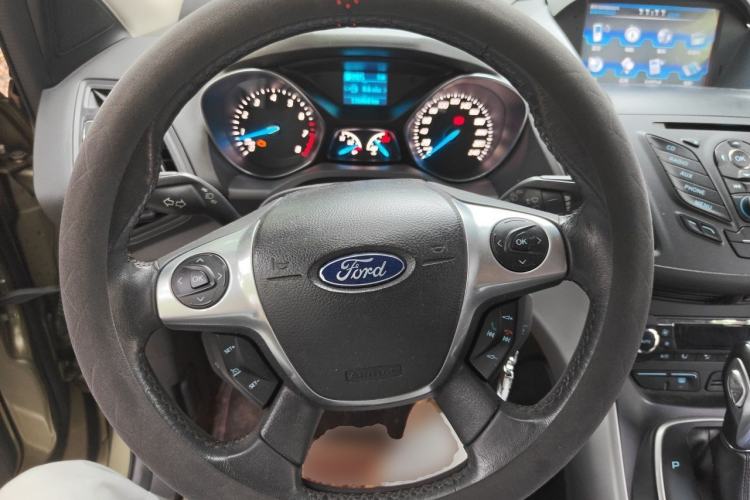 Used Ford Kuga 2013 1.6L GTDi Two-Wheel-Drive Trend Model Steering Wheel