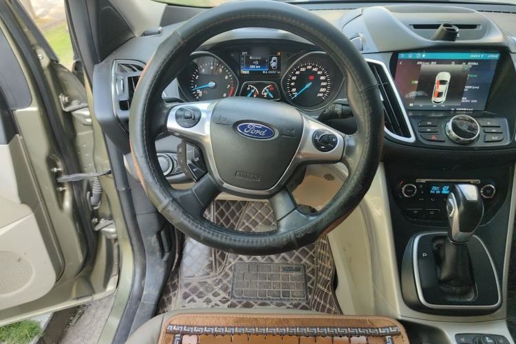 Used Ford Kuga 2013 2.0L GTDi Four-Wheel-Drive Sport Model Steering Wheel