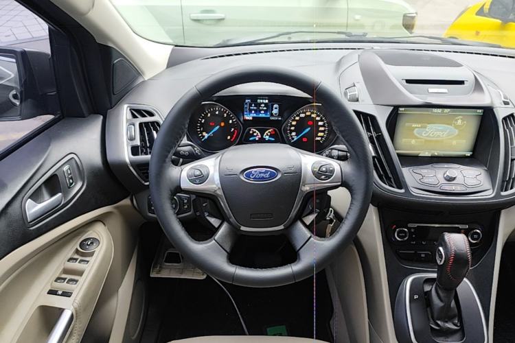 Used Ford Kuga 2013 2.0L GTDi Four-Wheel-Drive Elite Model Steering Wheel