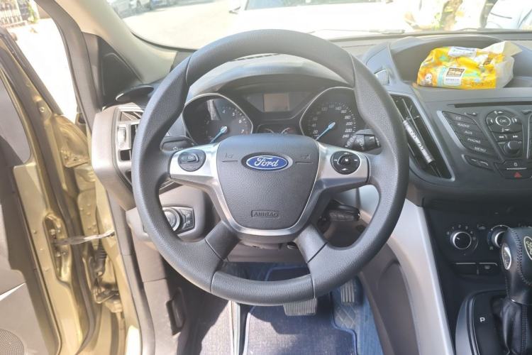 Used Ford Kuga 2013 1.6L GTDi Two-Wheel-Drive Comfort Model Steering Wheel