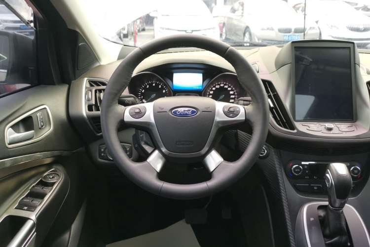 Used Ford Kuga 2013 2.0L GTDi Four-Wheel-Drive Sport Model Steering Wheel