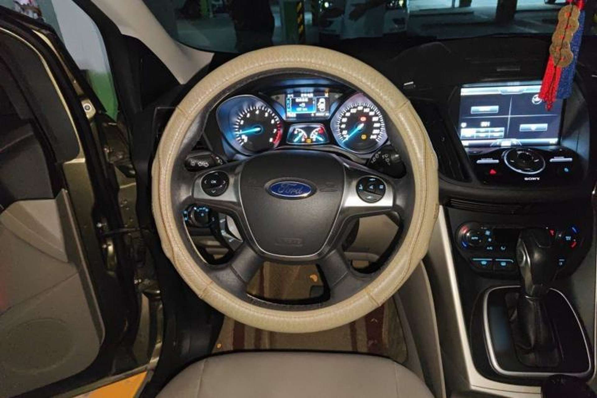 Used Ford Kuga 2013 2.0L GTDi Four-Wheel Drive Premium Model Steering Wheel