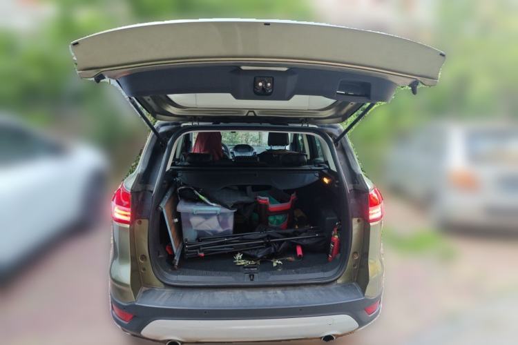 Used Ford Kuga 2013 1.6L GTDi Two-Wheel-Drive Trend Model Trunk