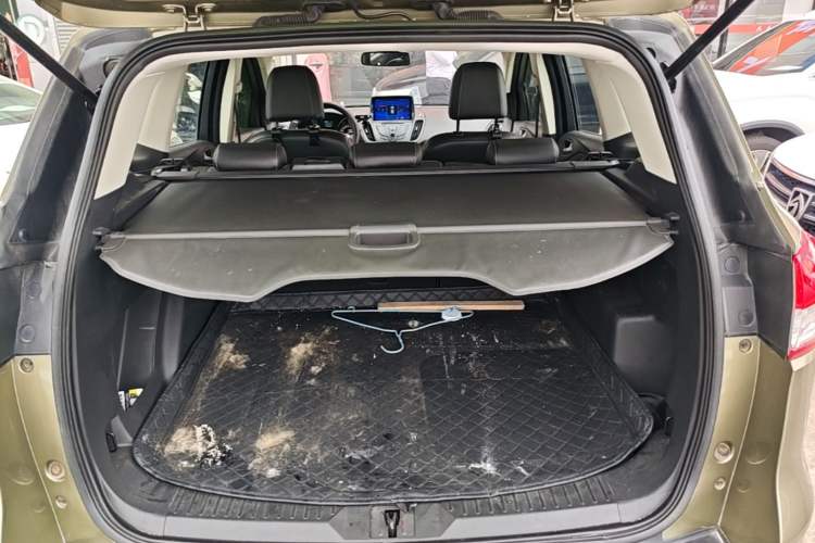 Used Ford Kuga 2013 1.6L GTDi Two-Wheel-Drive Trend Model Trunk