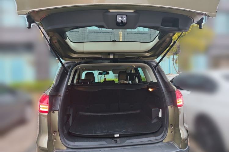 Used Ford Kuga 2013 1.6L GTDi Two-Wheel-Drive Trend Model Trunk