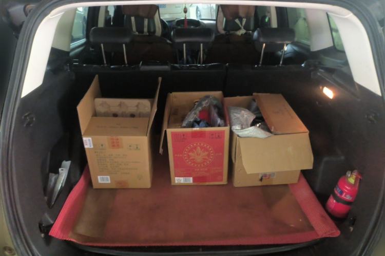Used Ford Kuga 2013 1.6L GTDi Two-Wheel-Drive Trend Model Trunk