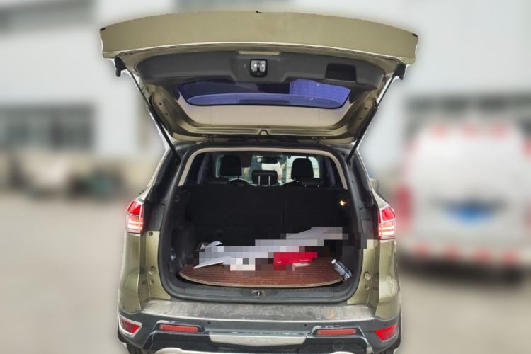 Used Ford Kuga 2013 1.6L GTDi Two-Wheel-Drive Trend Model Trunk