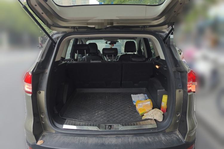 Used Ford Kuga 2013 1.6L GTDi Two-Wheel-Drive Trend Model Trunk