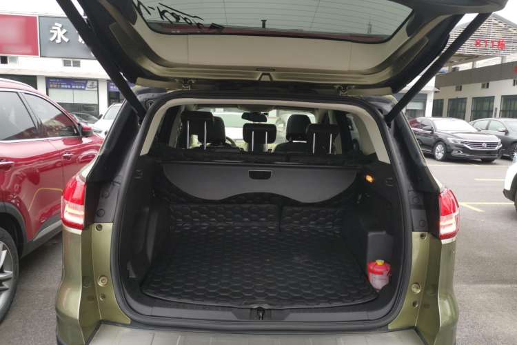 Used Ford Kuga 2013 2.0L GTDi Four-Wheel-Drive Sport Model Trunk