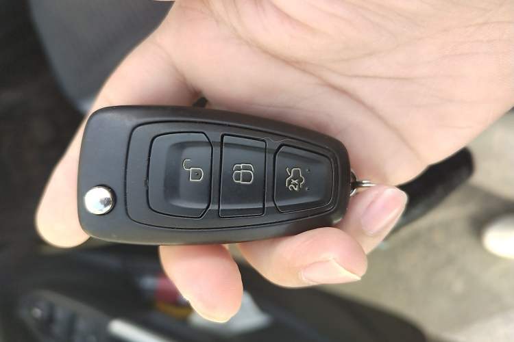 Used Ford Kuga 2013 1.6L GTDi Two-Wheel-Drive Comfort Model Vehicle Key