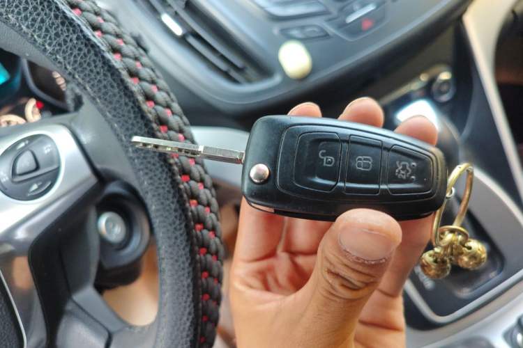 Used Ford Kuga 2013 1.6L GTDi Two-Wheel-Drive Trend Model Vehicle Key
