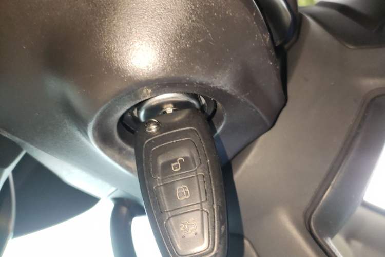 Used Ford Kuga 2013 1.6L GTDi Two-Wheel-Drive Trend Model Vehicle Key