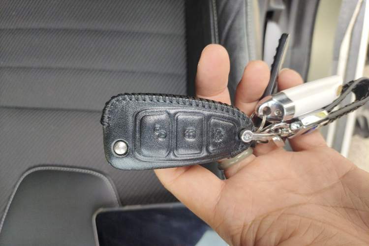 Used Ford Kuga 2013 1.6L GTDi Two-Wheel-Drive Trend Model Vehicle Key