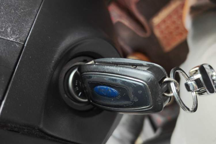 Used Ford Kuga 2013 1.6L GTDi Two-Wheel-Drive Trend Model Vehicle Key