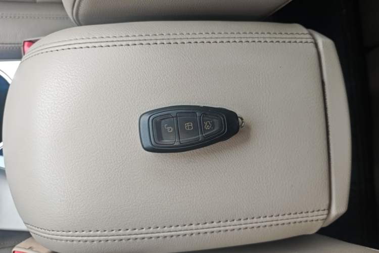 Used Ford Kuga 2013 2.0L GTDi Four-Wheel Drive Premium Model Vehicle Key